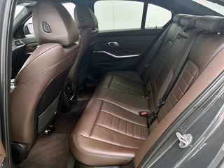 BMW 3-serie 330e xDrive | Dravit Grau | Camera | Stoelverwarming | Memory Stoelen | / 31