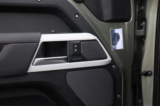Land Rover Defender 3.0 D250 110 First Edition | MEMORY | PANO | TREKHAAK | 360° CAMERA | MERIDIAN | STOEL/STUURVERW. | CRUISE | NAVI | / 26
