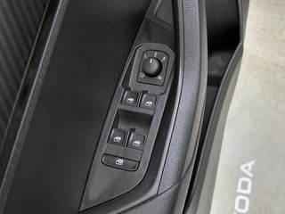 Škoda Karoq 1.5 TSI ACT Sportline Business  | PANORAMADAK | 360 CAMERA | WINTERPACK | KEYLESS | NAVI | ELEKTR. ACHTERKLEP / 17