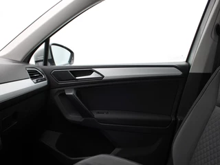 Volkswagen Tiguan 1.4 TSi 125 Pk Connected Series | Cruise Control | Navigatie | Climatronic | Parkeersensoren | 17 Inch | 158.663 Km !! / 28