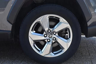 Toyota RAV4 2.5 Hybrid Dynamic BSM | Navigatie | Camera | 100% Toyota Onderhouden | 12 mnd BOVAG garantie | Whatsapp 06-53188999 / 21