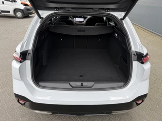 Peugeot 308 SW 180pk Plug-in Hybrid GT (Elektrisch Schuifdak - Elektrische Klep - Leder/Alcantara incl Stoelverwarming/ geheugen - 360gr Camera - Adaptieve Cruise Controle - Parkeersensoren V+A - LED - Keyless Entry) / 15