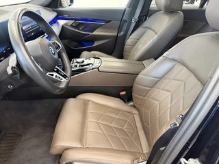 BMW i5 eDrive40 84 kWh  Head-Up ACC PDC Trekhaak M-Sport Leder 24 Maanden garantie* (Vraag naar de voorwaarden) / 18