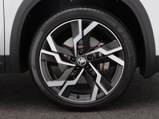 Škoda Kodiaq 1.5 TSi 204 Pk Automaat PHEV Tour Edition | Trekhaak | Stoelverwarming | Adaptive Cruise | Navigatie | Carplay | 18 Inch | 27.263 Km !! / 7