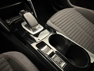 Peugeot e-208 EV Active Pack 50 kWh 3-Fase SOH 92,4% Navigatie | Carplay&Android | 100KW Snellaadvermogen / 6
