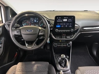 Ford Fiesta 1.0 EcoBoost Hybrid Titanium | Apple Carplay / Android Auto | Stoel + Stuurverwarming | Cruise Control | Parkeersensoren Achter | Lichtsensor | Climate Control | Verwarmbare Voorruit / 25