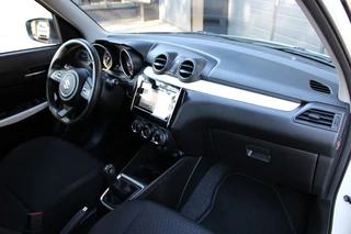 Suzuki Swift 1.2 STIJL SMART HYBR **NL-Auto** Camera / Apple Carplay / Android / 24