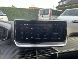 Peugeot 2008 1.2 Turbo 100 PK Allure | Nieuwste Model | Navigatie via Telefoon | LED Verlichting | Cruise Control | Hoge Zitpositie | Parkeersensoren | DAB | Digitaal Dashboard | Half Lederen stoelen | Lichtmetalen Velgen 17 inch | / 30
