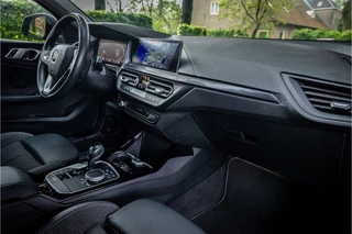 BMW 1 Serie 118i Executive Sport Line  Individual Storm Bay Shadow / 14