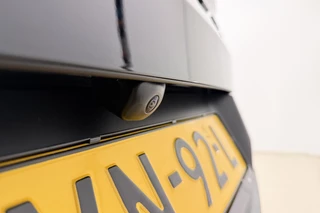 Opel Frontera 1.2 Turbo 145pk Hybrid Automaat GS 7 persoons | 8 Jaar speciale garantie | Navigatie | Stoel- en stuurverwarming | Verwarmbaar voorraam | Dakrails | Achteruitrijcamera | Climate control | 17" Lichtmetalen velgen / 8