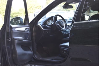 BMW X5 xDrive40e High Executive 313 pk Innovation Pack | NL-Auto | Elekt.trekhaak | 360 gr.camera | Memorystoelen | Pano.dak | HUD | Sfeerverlichting / 42