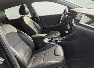 Kia Niro 1.6 GDi PHEV DynamicLine STOELVERWARMING - JBL - NAVI - CAMERA / 26