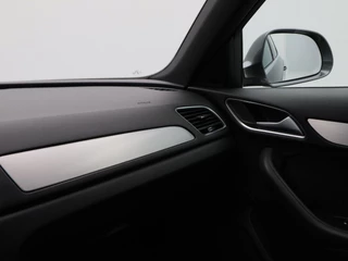 Audi Q3 1.4 TFSi 150 Pk Automaat S-Line | Trekhaak | Half Leer | Cruise Control | Camera | Climatronic | Navigatie | 18 Inch / 32