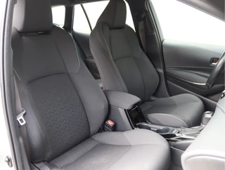 Toyota Corolla Touring Sports 1.8 Hybrid Business  | Navigatie | Stoelverwarming / 16
