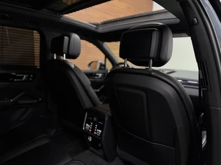 Porsche Cayenne 3.0 E-Hybrid Full Option | Vierwielbesturing | PANO | PDLS+ | BOSE | PASM | ComfortPakket | Soft Close |Trekhaak / 20
