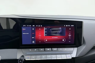 Opel Astra 1.2 Business Elegance 130pk | Navigatie | Climate Control | Stoel-Stuur-Voorruitverwarming | LED Verlichting | Camera | AGR Comfortstoel | Apple Carplay - Android Auto / 28