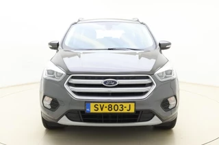 Ford Kuga 1.5 EcoBoost Titanium | Trekhaak | Achteruitrijcamera | Airco | Navigatie | Elektrische achterklep | Cruise control | Start/Stop bediening | Climate control | Parkeersensoren | Lederen/stof interieur | Stuurbediening / 7