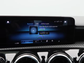 Mercedes-Benz CLA-klasse Shooting Brake 180 Business Solution 136 Pk Automaat | Stoelverwarming | Camera | Cruise Control | CarPlay | Climatronic | 16 Inch | 97.722 Km !! / 26