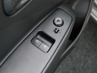 Hyundai i10 1.2 automaat | 15" LMV | Airco | Parkeersensoren / 20