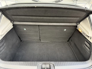 Renault Clio 1.0 TCe / Navigatie / Apple CarPlay - Android / 1e Eigenaar / ALL-Season banden / Cruise Control / PDC met optische w / 24