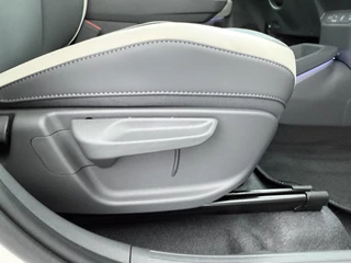 Kia EV3 GT-Line Business Edition 81.4 kWh  - Navigatie - Achteruitrijcamera - Apple & Android Carplay - Nieuw uit voorraad leverbaar / 42