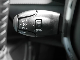 Peugeot 2008 1.2 Hybrid 145 Business Automaat | | CarPlay | Navigatie | Camera | Cruise Control | LED verlichting / 18