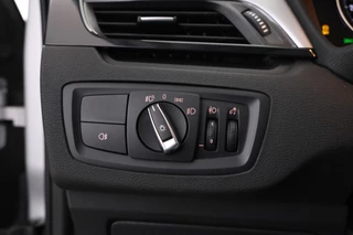 BMW X1 sDrive18d High Executive  Automaat, Panorama dak, Navigatie / 20