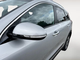 Kia e-Niro DynamicPlusLine 64 kWh | Elektrisch schuifdak | Keyless entry | Stoelverwarming / 29