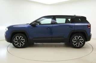 Jeep Compass Altitude 74 kWh | DEMO | 8 Jaar Speciale Garantie | Navigatie | Adapt. Cruise control | Climate control | Stoel- en stuurverwarming | Keyless | Zwart dak | 19" Lichtmetalen velgen / 6