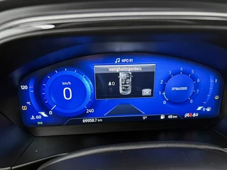 Ford Focus 1.0 EcoBoost Hybrid ST Line X | Cruise control | Stoelverwarming | Navigatie | Camera | Afneembare trekhaak | BTW / 17