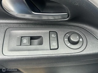 Volkswagen Up! 1.0 high up! BlueMotion AIRCO CARPLAY NAVIGATIE NETTE EN ZUINIGE AUTO!! / 15