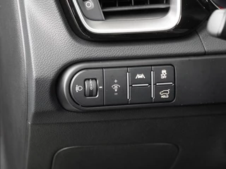 Kia XCeed 1.5 T-GDi GT-Line  - Automaat - Panorama dak - Stoel/Stuur verwarming - Navigatie - Climate Control - Achteruitrijcamera - Elektrische Achterklep - 7 jaar of 150.000km Fabrieksgarantie / 23