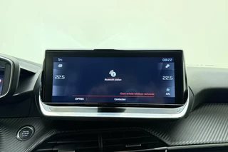 Peugeot 2008 1.2 PureTech Blue Lease Allure 130 PK | Handgeschakeld | Trekhaak | Navigatie | Climate Control | Airco | Cruise Control | Camera | Licht Metalen Velgen / 23
