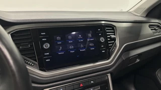 Volkswagen T-Roc 1.0 TSI Style Business PANO LM TREKHAAK DAB CRUISE. / 38