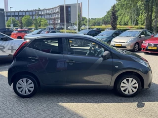 Toyota Aygo FUN 5-DEURS NL-AUTO AIRCO CENTRALE VERGRENDELING / 4