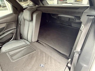 Peugeot 3008 1.6 HYbrid 225 Allure  | LED | Apple/Android | DAB | Keyless | PDC v+a incl. Camera | Standkachel / 64