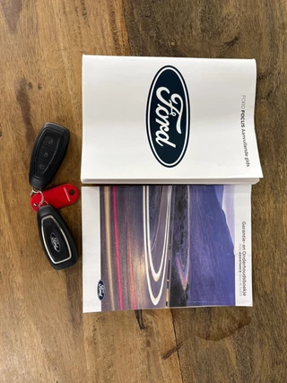 Ford Focus Wagon 1.0 EcoBoost Hybrid ST Line Style/ NL auto/ Achteruitrijcamera/ Sensoren / 41