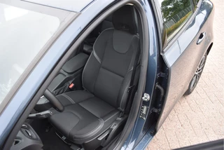 Volvo V40 1.5 T2 Polar  | NL-Auto | Historie | Standkachel | Stoelverwarming | Nav | Sfeerverl. | Full LED | Zeer netjes / 14