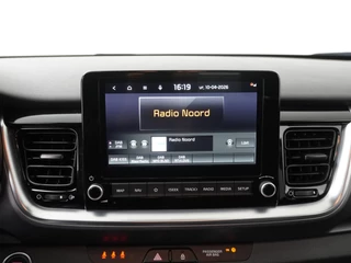 Kia Stonic 1.0 T-GDi MHEV DynamicPlusLine  - Camera - Cruise control - Stoel/stuurverwarming - AppleCarplay - Android Auto Fabrieksgarantie tot 04-2032 of 150.000km / 30