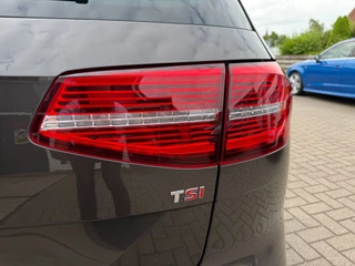 Volkswagen Passat Variant 1.4 TSI ACT Highline Business R / Pano / Massage / Camera / Sportleder / Trekhaak / Zeer mooie auto ! / 20