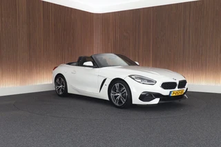BMW Z4 Roadster sDrive20i 197pk High Executive Stoelverwarming Leder LED Navigatie / 9
