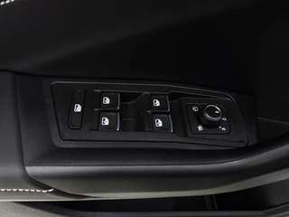 Volkswagen T-ROC 1.5 TSI Life Edition | Automaat | Adaptive Cruise | Stoelverwarming | CarPlay | Parkeersensoren | BTW / 34