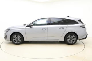 Peugeot 308 SW 1.2 PureTech Allure | Apple carplay/Android auto | Parkeercamera V + A | Electronic climate control | Draadloze telefoonlader | Stoelverwarming | Navigatie | Parkeersensoren V+A | Automaat / 6