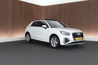 Audi Q2 35 TFSI 150pk S Edition Panoramadak Keyless Virtual Cockpit LED Koplampen S-Line / 12