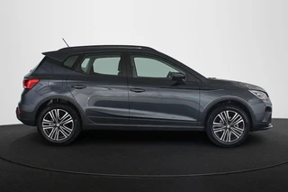 SEAT Arona 1.0 TSI Style Business Connect Automaat Trekhaak Stoelverwarming Virtual LED / 30