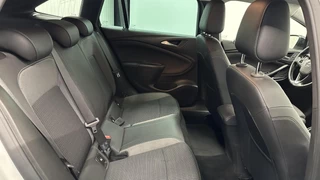 Opel Astra Sports Tourer 1.2 Design & Tech NAVI-CRUISE-NAP / 16