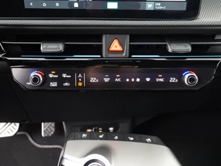 Kia EV6 GT-Line Business Edition 84 kWh  - Stoelverwarming/Ventilatie - GT-Line Design - Led Matrix koplampen - Elektrisch verstelbare voorstoelen met geheugen - Elektrische achterklep - Draadloos Apple Carplay/Android Auto - Fabrieksgarantie t/m 2033 / 32