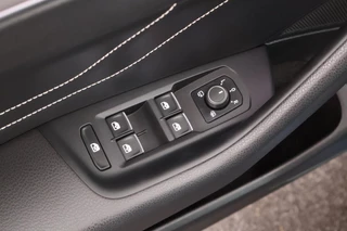 Volkswagen Passat Variant 1.5 TSI 150pk DSG R-Line Business + Keyless Panoramadak 360Camera Stoelverwarming Virtual Cockpit Navigatie / 16