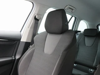Škoda Octavia Combi 1.0 TSi 110 Pk Business Edition | Stoelverwarming | Adaptive Cruise | Navigatie | CarPlay | 16 Inch | 70.153 Km !! / 32