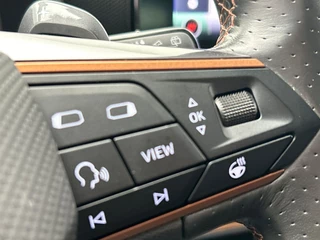 CUPRA Leon 1.4 e-Hybrid VZ Business PHEV | Stoel/Stuur Verwarming Carplay Keyless Camera / 21